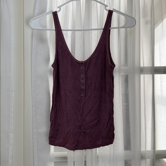 2 AEO Tank Tops - Picture 4 of 8